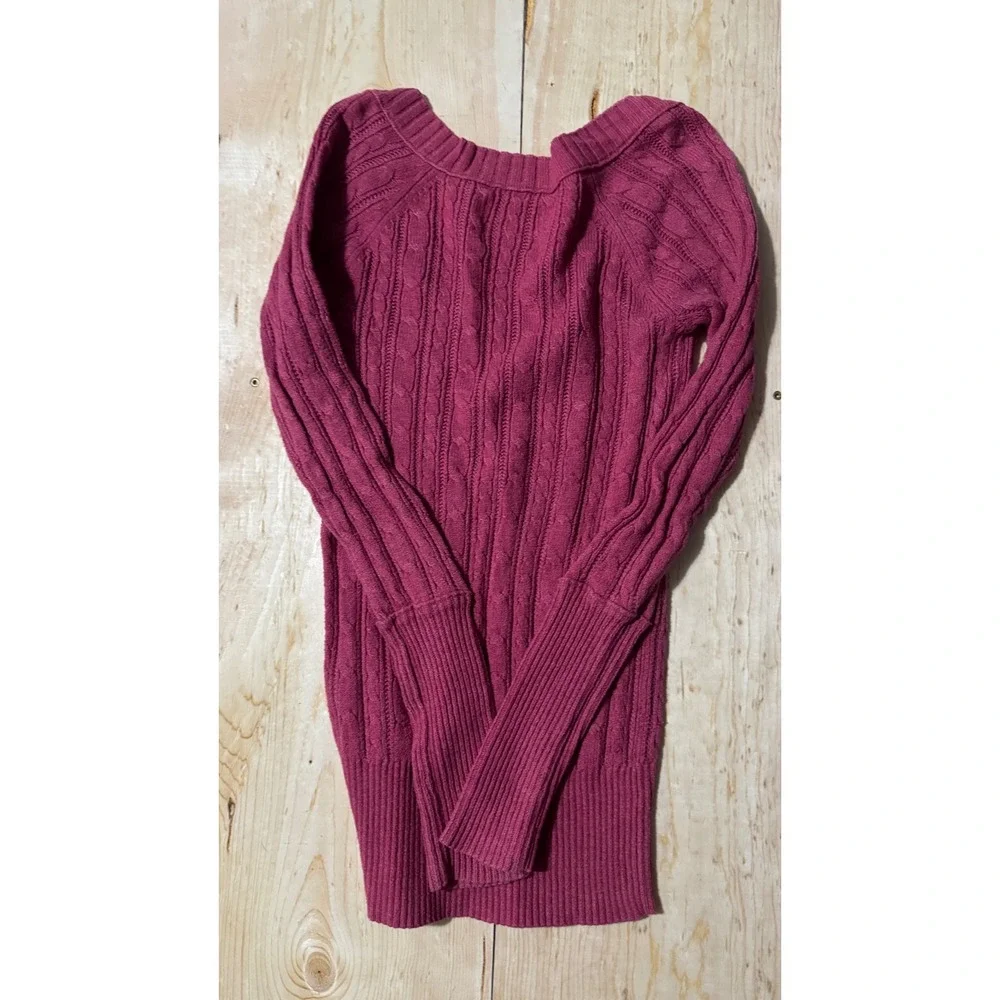 American Eagle Pink Cable‎ Knit V-Neck Sweater Medium Long Sleeve Slim Fit